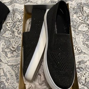 New cloud walker slip on sneaker